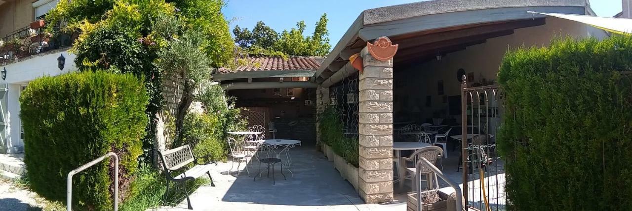 Hotel Font De Lauro Saumane-de-Vaucluse Zewnętrze zdjęcie